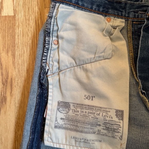 Jean Levi’s 501 - Picture 10 of 15